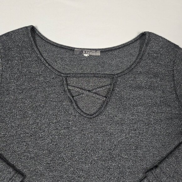 GYFT Gray Bell Sleeve Tunic Top L Criss Cross Neck Boho Chic Casual Soft Classic - Picture 10 of 10